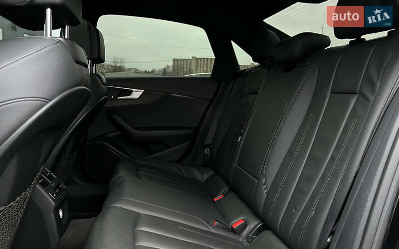 Седан Audi A4 2018 в Львові