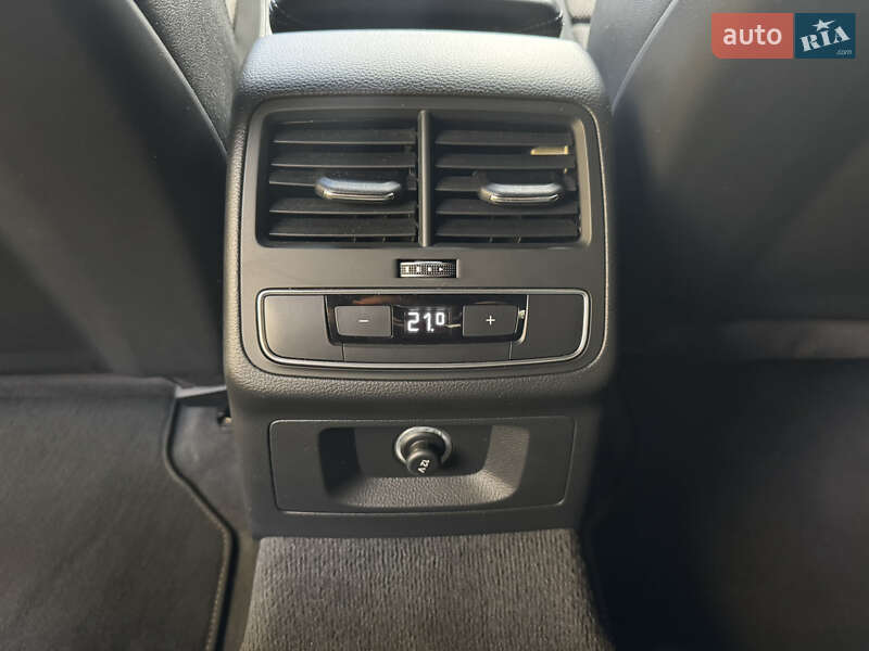 Седан Audi A4 2017 в Киеве