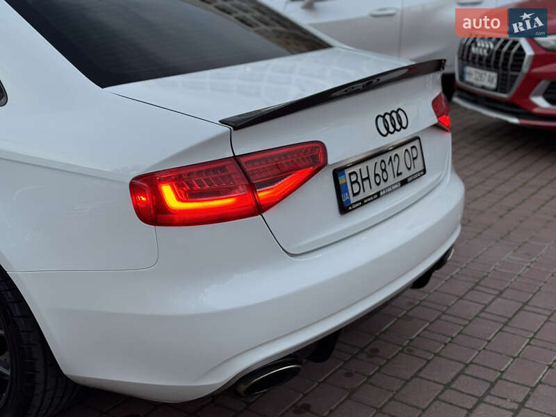 Седан Audi A4 2014 в Одессе