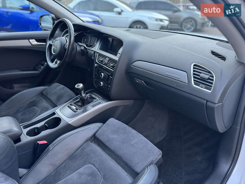 Седан Audi A4 2014 в Одессе