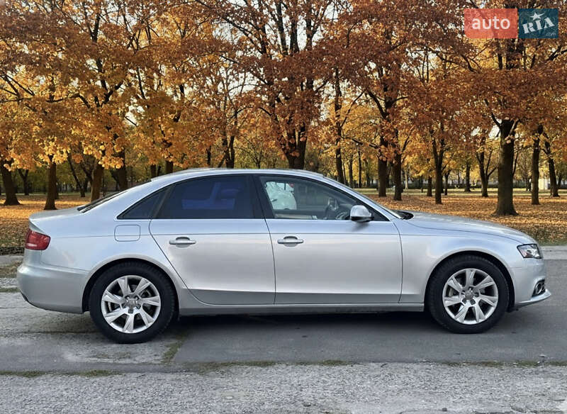 Седан Audi A4 2011 в Одессе