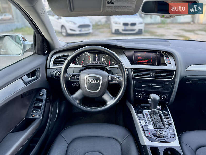 Седан Audi A4 2011 в Одессе