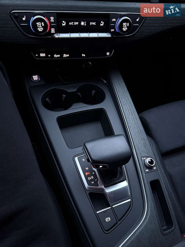 Седан Audi A4 2023 в Днепре