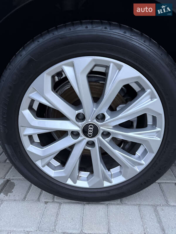 Седан Audi A4 2023 в Днепре