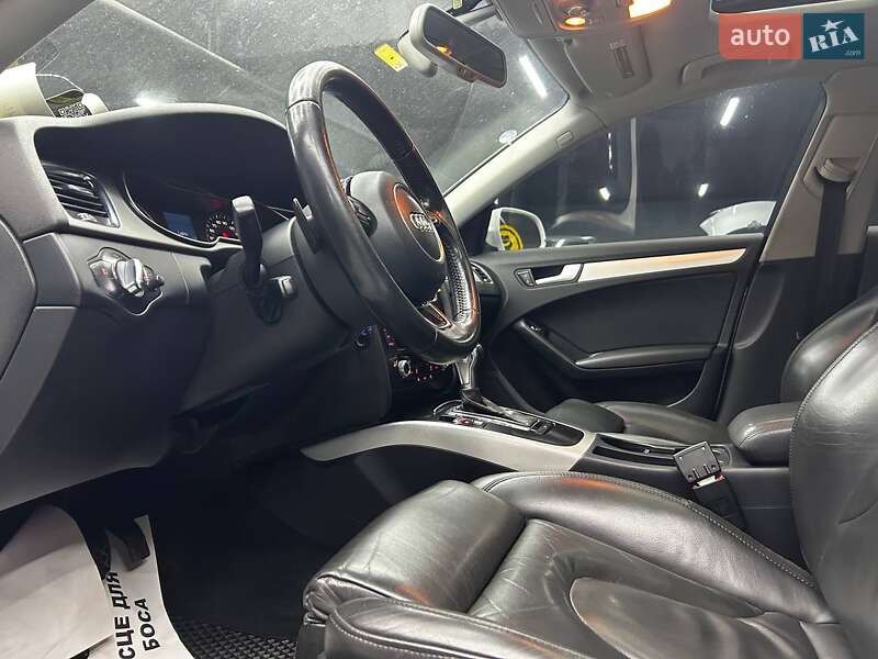 Седан Audi A4 2012 в Черновцах