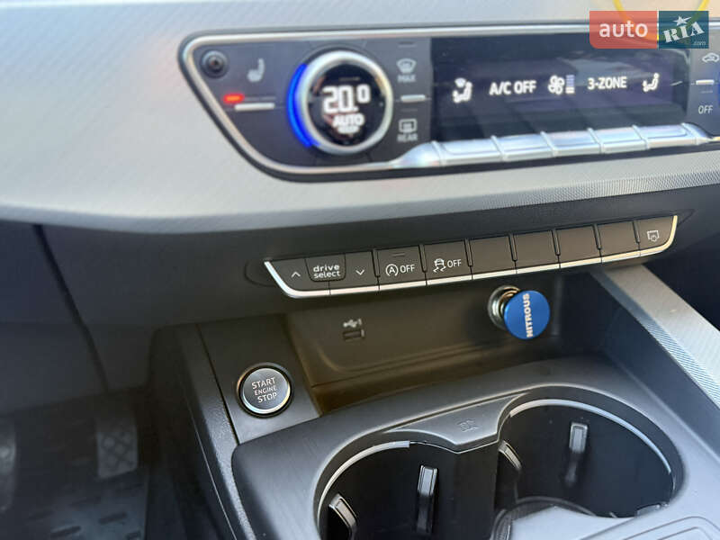 Седан Audi A4 2018 в Івано-Франківську