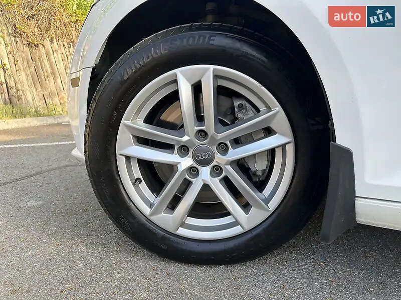 2017 Audi A4, VIN WAUGNAF41HN057657:plate — фото 1 (autoria)