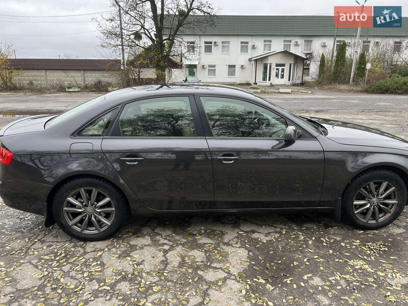 Седан Audi A4 2009 в Гадячі