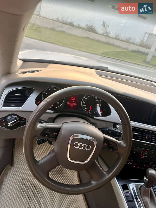 Седан Audi A4 2009 в Луцке