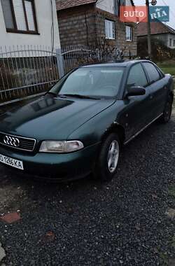 Седан Audi A4 1995 в Новом Давыдкове