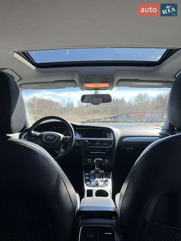 Седан Audi A4 2014 в Львові