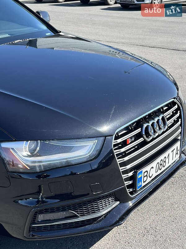 Седан Audi A4 2014 в Львові