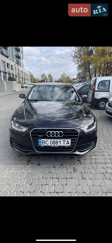 Седан Audi A4 2014 в Львові