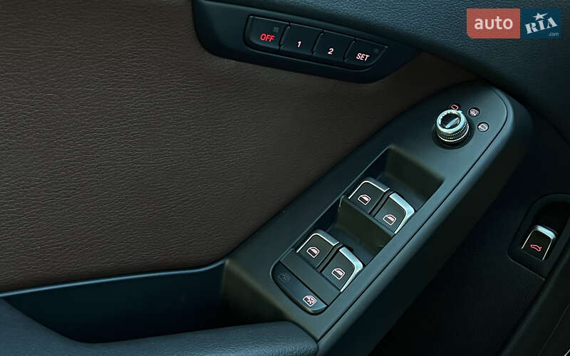 Седан Audi A4 2014 в Львові