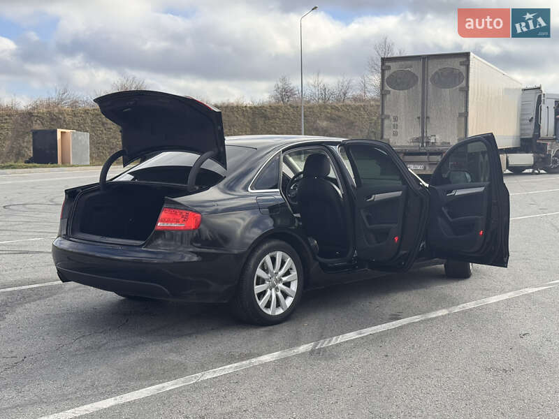 Седан Audi A4 2012 в Полтаві
