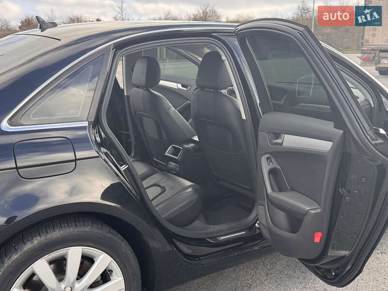 Седан Audi A4 2012 в Полтаві