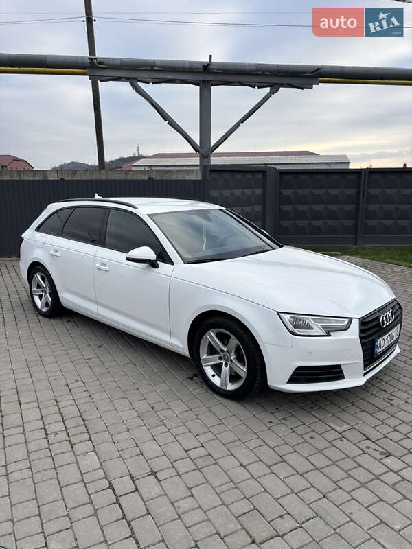 Универсал Audi A4 2018 в Мукачево