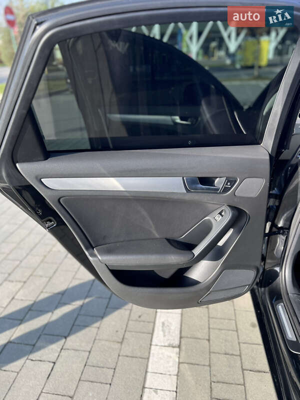 Седан Audi A4 2012 в Хмельницькому