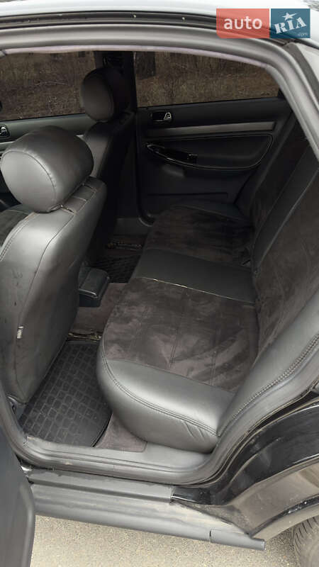 Седан Audi A4 1996 в Бородянці