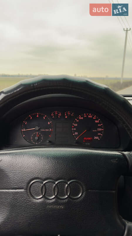 Седан Audi A4 1996 в Бородянці