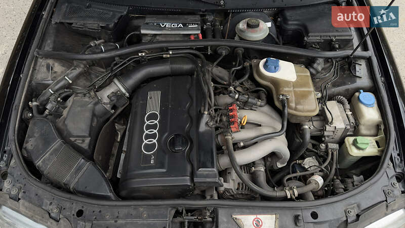 Седан Audi A4 1996 в Бородянці