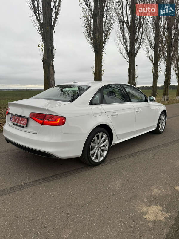 Седан Audi A4 2014 в Луцке
