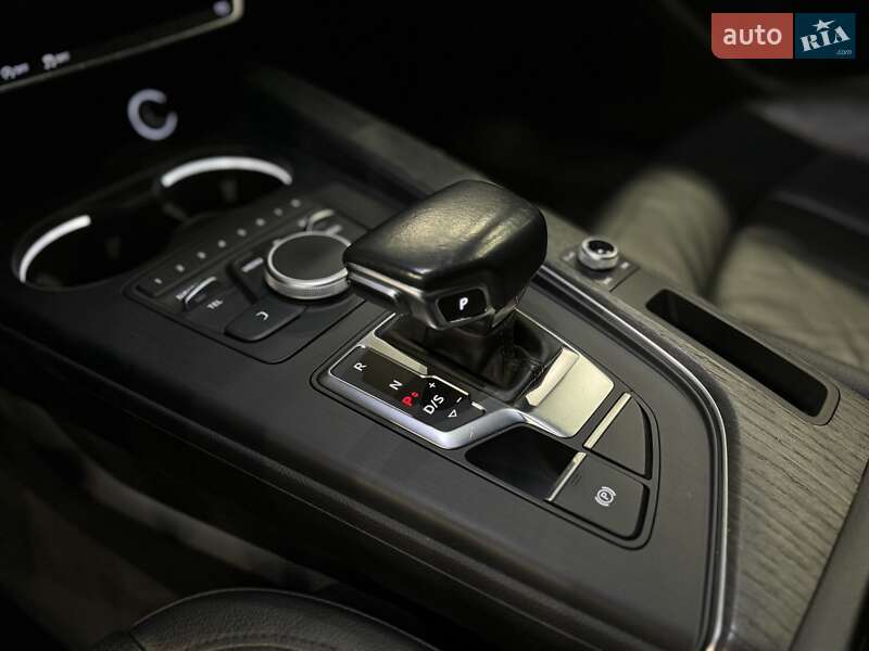Седан Audi A4 2017 в Одесі