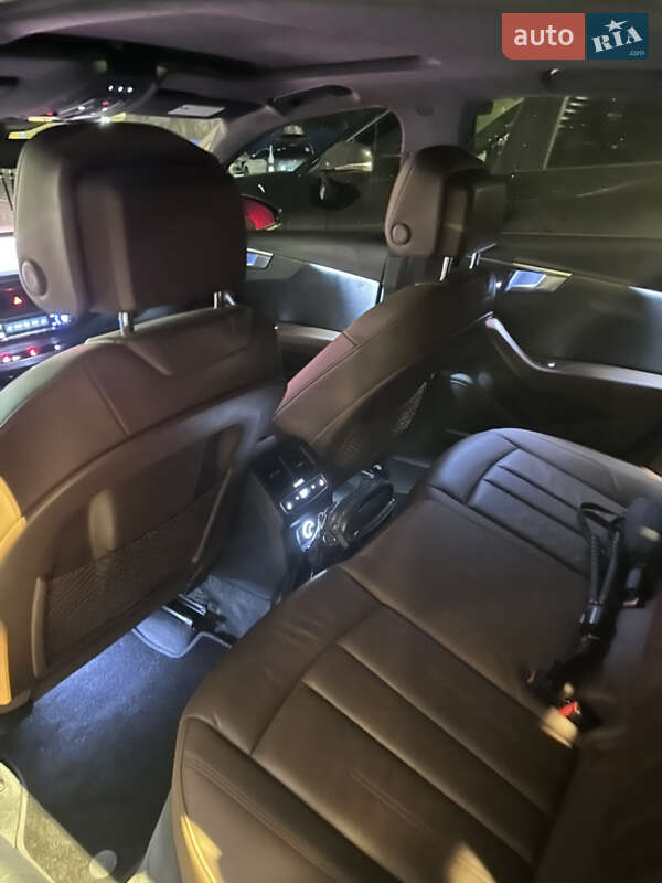Седан Audi A4 2016 в Киеве