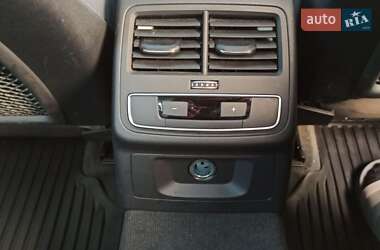 Седан Audi A4 2022 в Львове