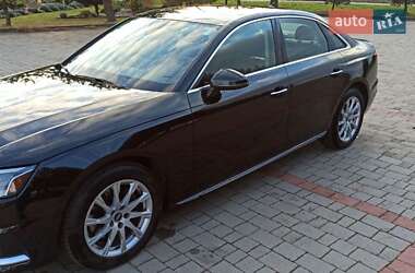Седан Audi A4 2022 в Львове