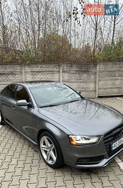 Седан Audi A4 2014 в Львові