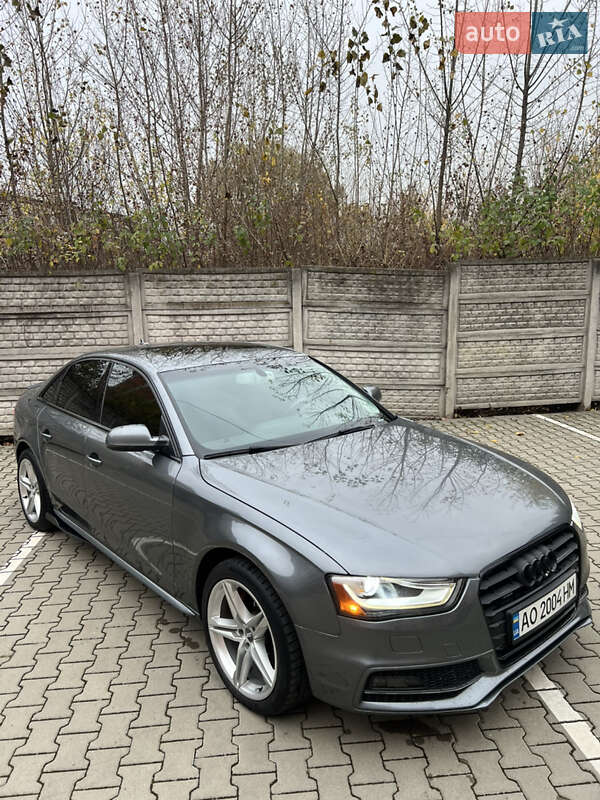 Седан Audi A4 2014 в Львові