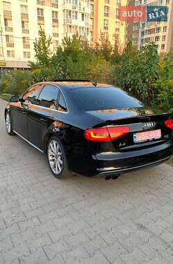 Седан Audi A4 2012 в Ровно