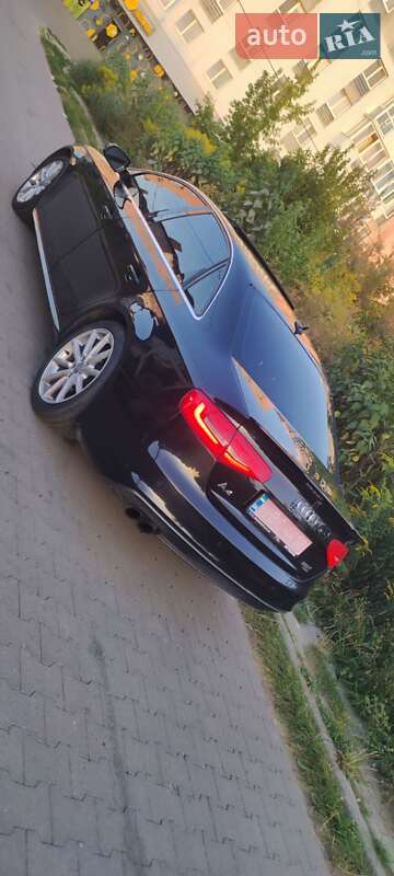 Седан Audi A4 2013 в Рівному