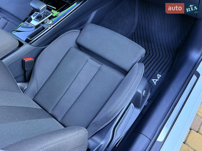 Универсал Audi A4 2022 в Мукачево