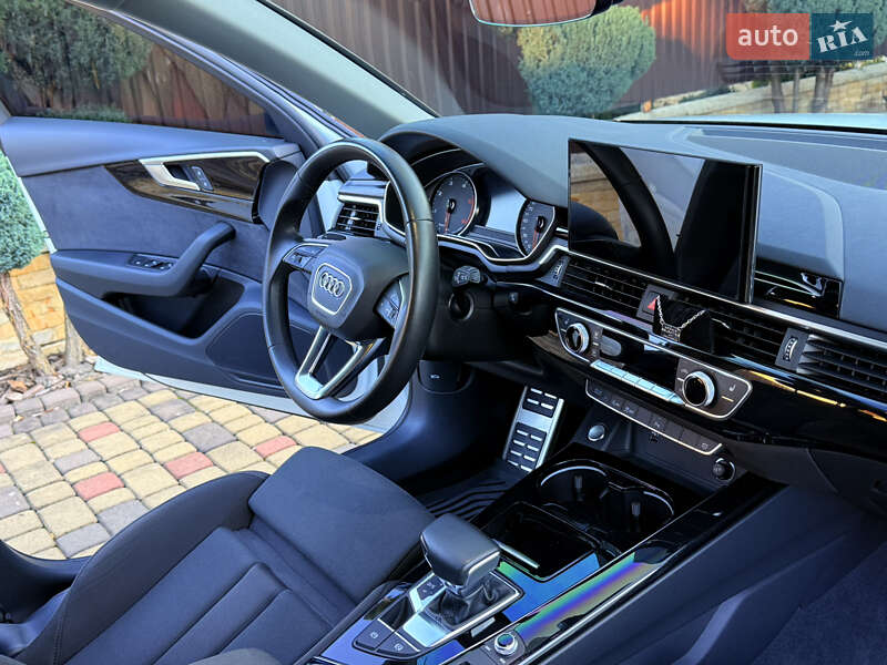 Универсал Audi A4 2022 в Мукачево