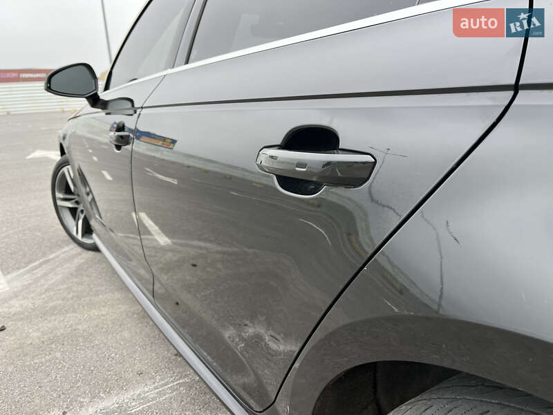 Седан Audi A4 2018 в Львові
