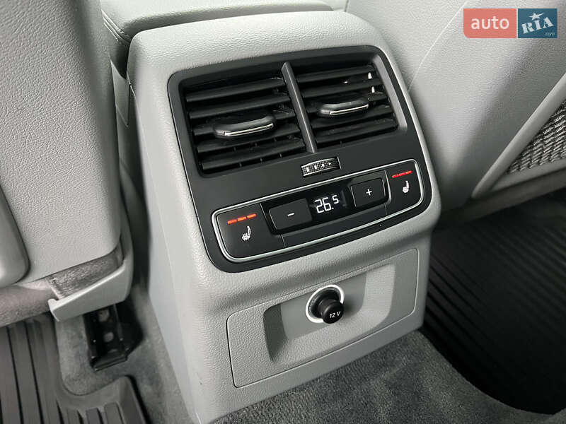 Седан Audi A4 2018 в Львові