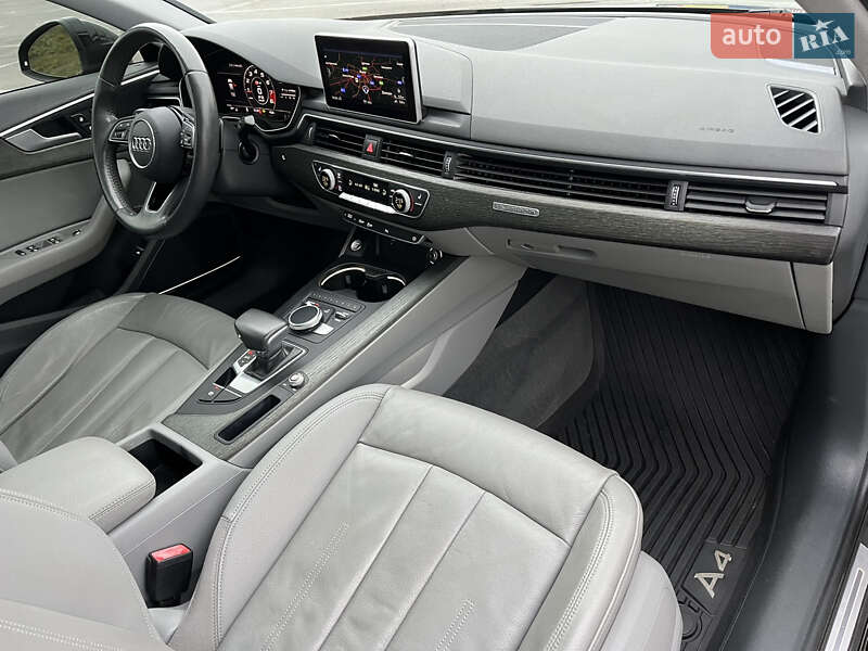 Седан Audi A4 2018 в Львові