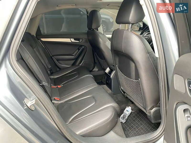 Седан Audi A4 2013 в Києві
