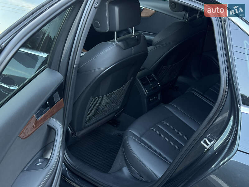 Седан Audi A4 2021 в Луцьку