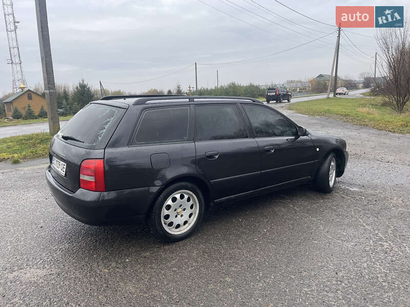 Універсал Audi A4 2000 в Бродах