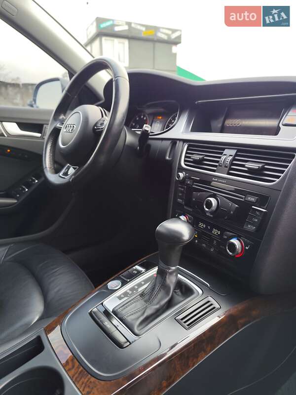 Седан Audi A4 2015 в Чернігові