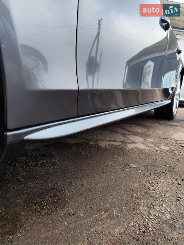 Седан Audi A4 2015 в Чернігові