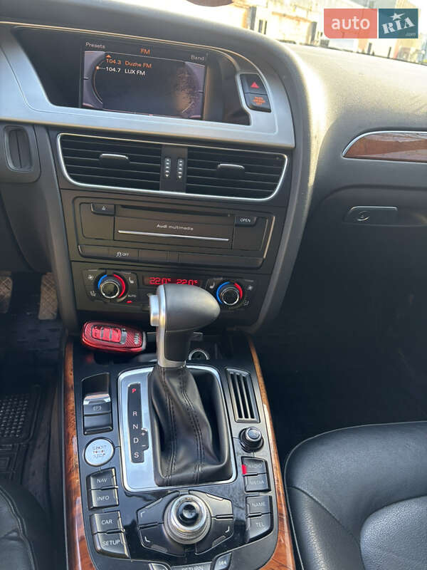 Седан Audi A4 2012 в Івано-Франково