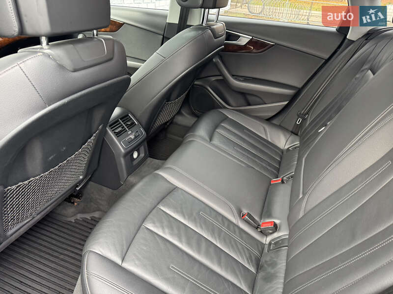 Седан Audi A4 2016 в Києві