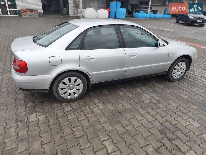 Седан Audi A4 1999 в Павлограді