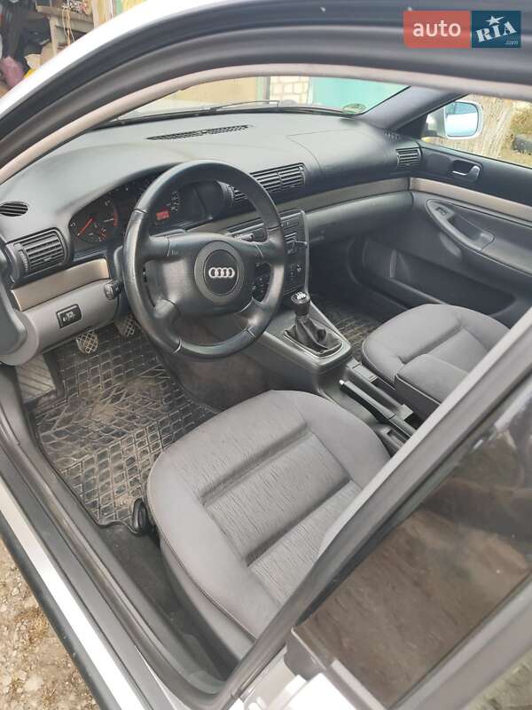 Седан Audi A4 1999 в Павлограді