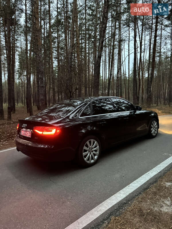 Седан Audi A4 2013 в Решетилівці