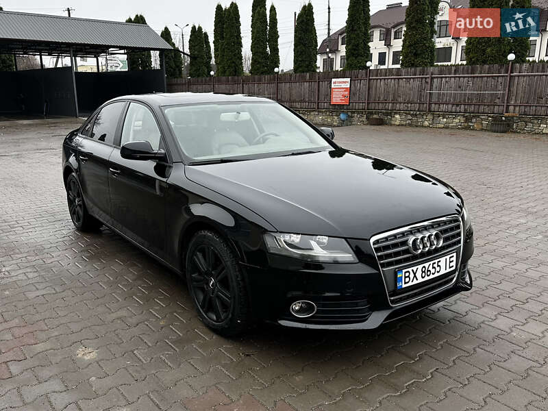 Седан Audi A4 2011 в Дунаївцях